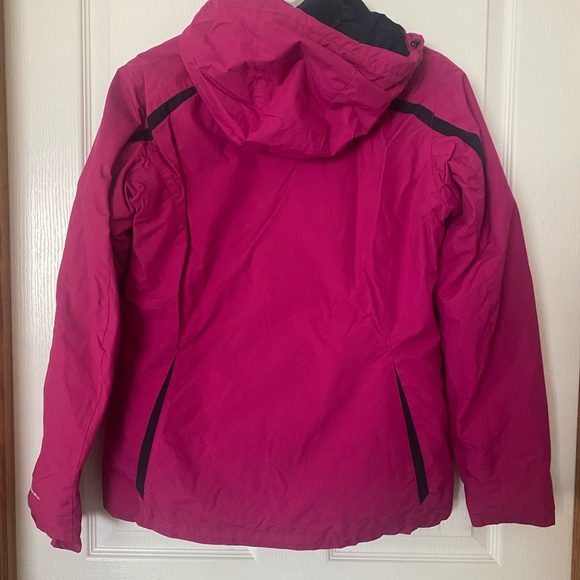Columbia women’s size medium winter coat - Picture 2 of 2